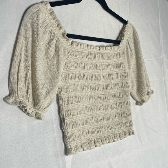 Cropped Neutral Tone Top - Picture 4 of 9